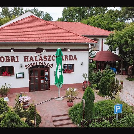 Sobri Halaszcsarda Es Panzio Baja Exterior photo