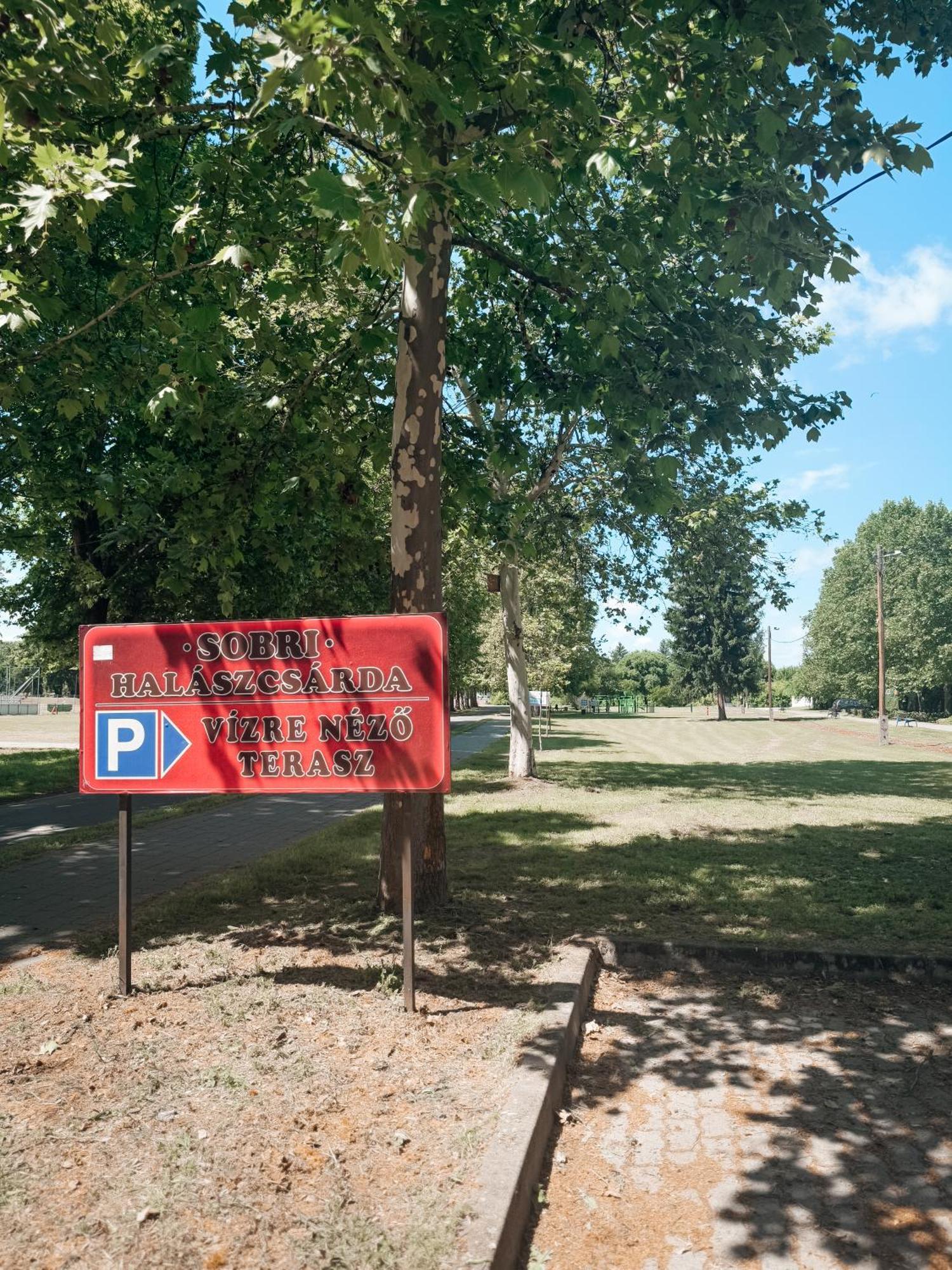 Sobri Halaszcsarda Es Panzio Baja Exterior photo